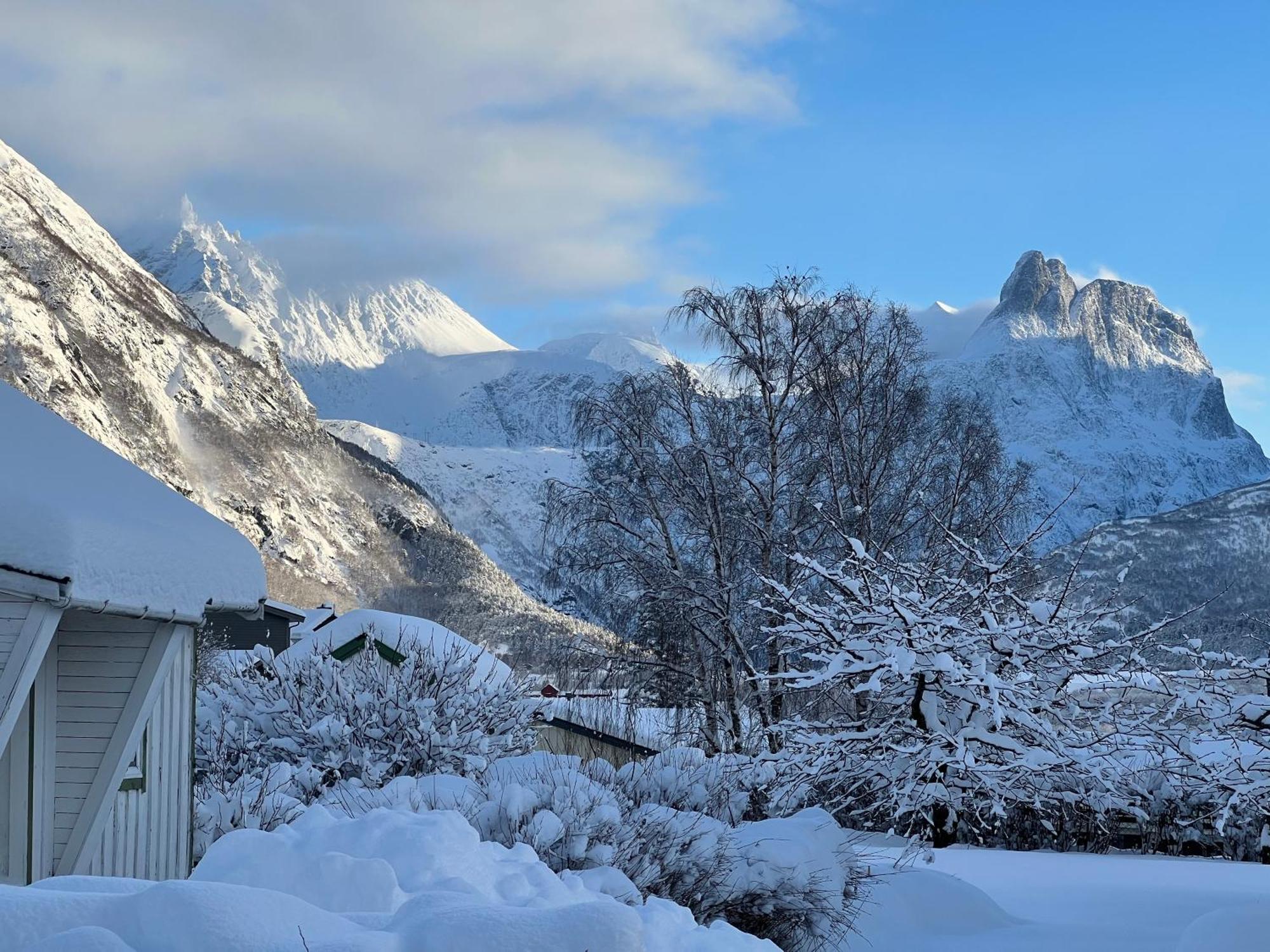 شقة Andalsnes Gustehouse المظهر الخارجي الصورة