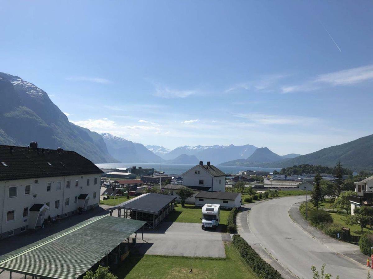 شقة Andalsnes Gustehouse المظهر الخارجي الصورة